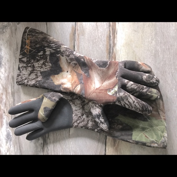 Cabela’s Neoprene Gloves - Picture 1 of 1